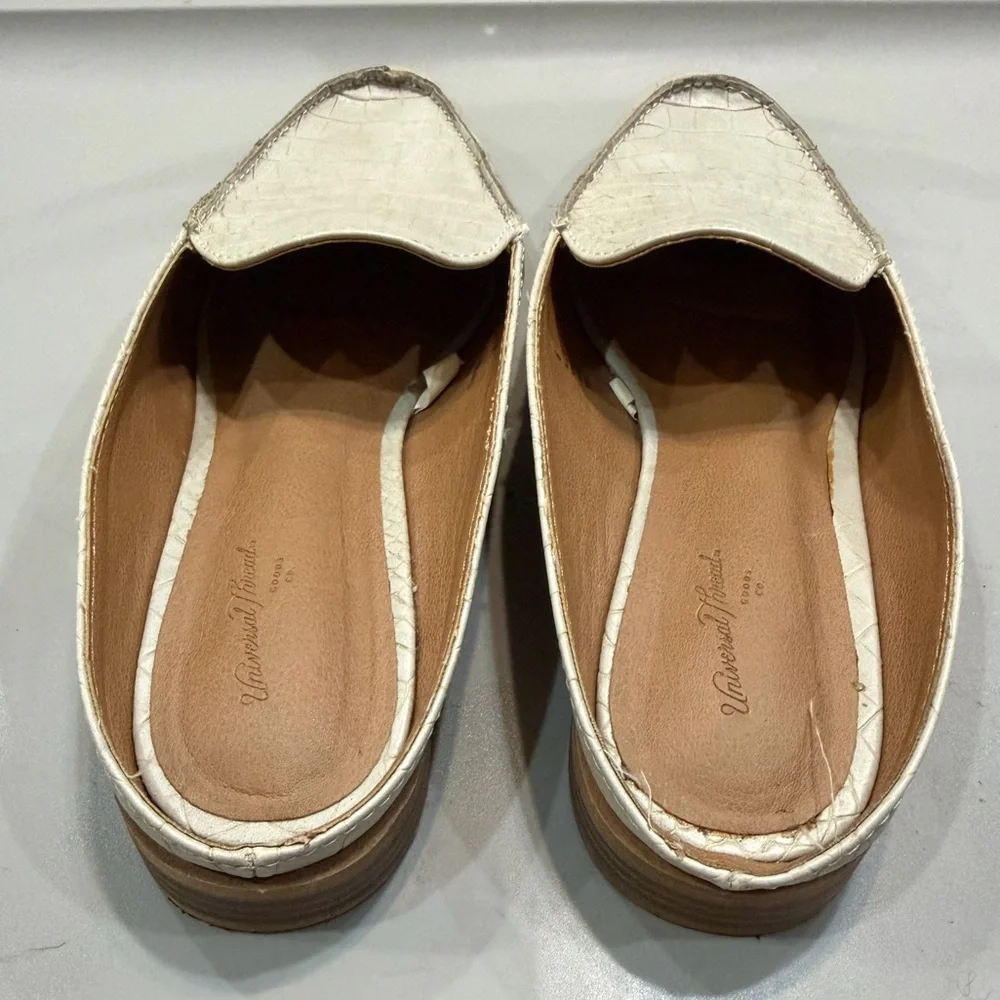 Universal Thread Cream Croc-Embossed Flats - Picture 3 of 5